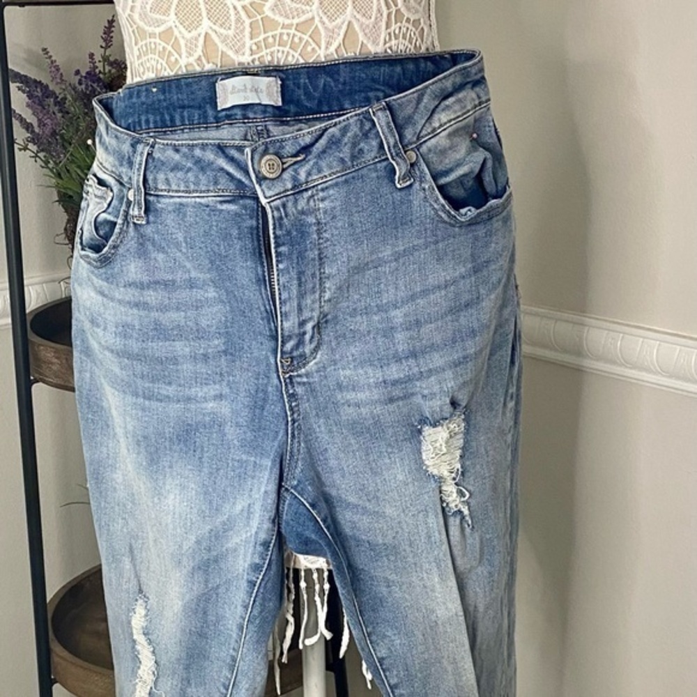 🌸C56 - CLEARANCE - Altar’d State Jeans👖🛍️